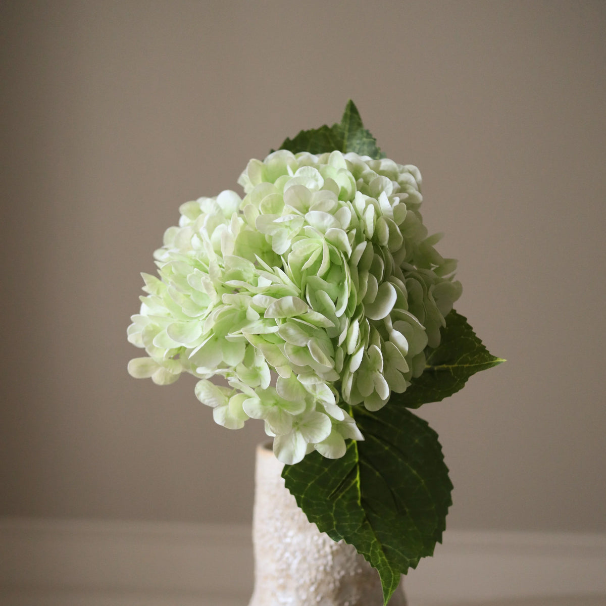 Kunstig hortensia – Lys grønn 49 cm